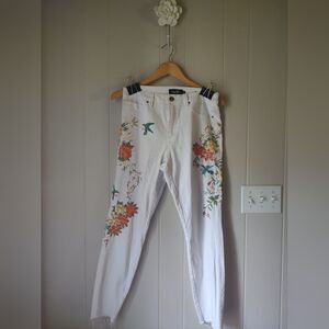 Nanette Lepore Floral Bird Embroidered Distressed White Jeans Pants Size 10